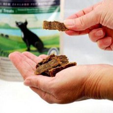 画像2: 最短賞味2024.5・ジウィピーク 犬 ドッグトリーツ NZグラスフィッド ビーフ 85g 総合栄養食ドッグフードZiwiPeak正規品zi94702 (2)
